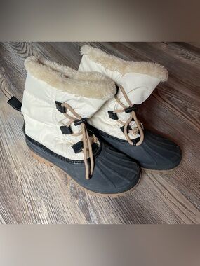 Storm Cream and Black Insulated Winter Boots with Tan Laces
